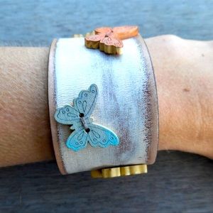 UP-CYCLED! ♻️ White Painted Sparkly Butterfly Beaded Leather Cuff Bracelet 🦋